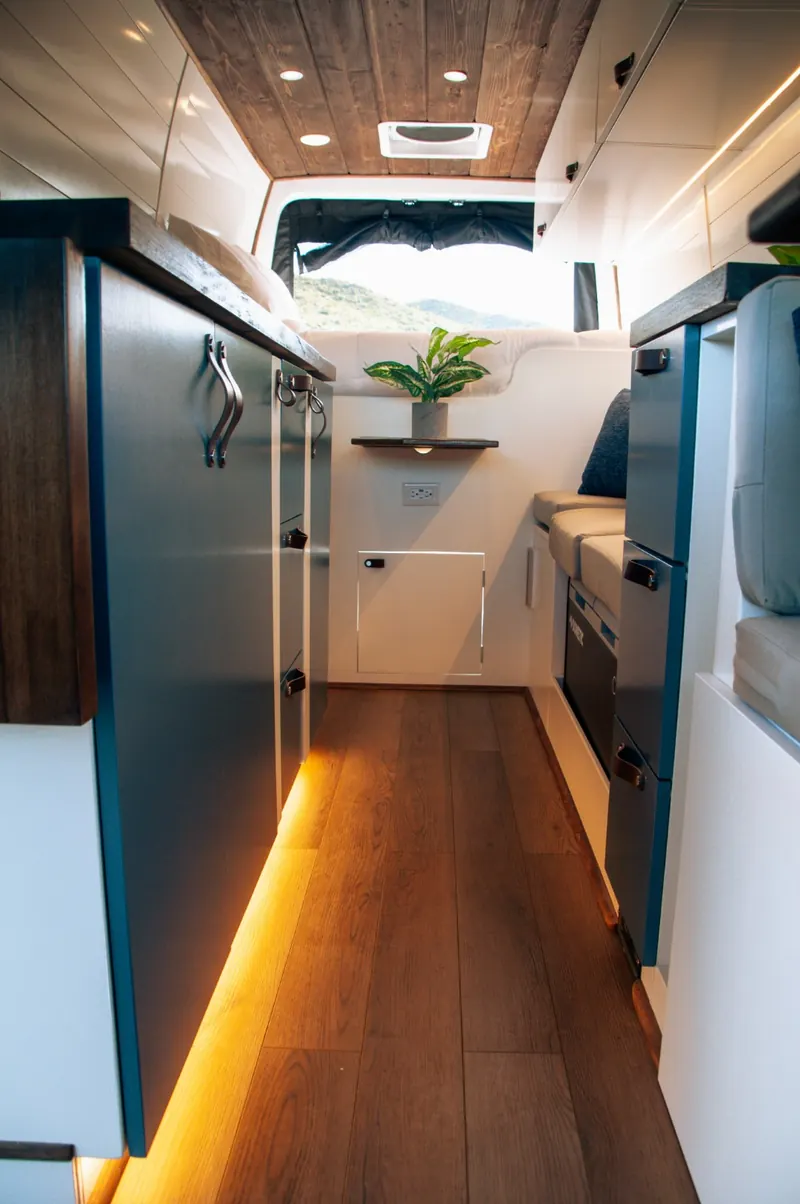 Cozy Cabin Cruiser