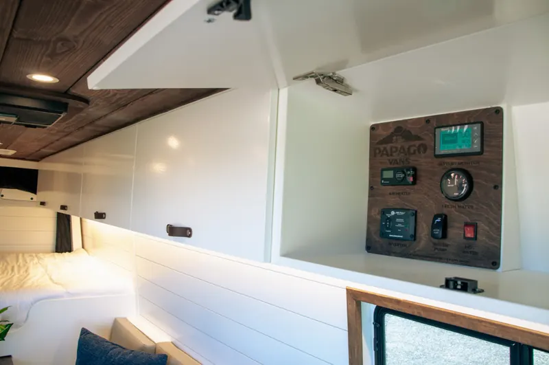 Cozy Cabin Cruiser