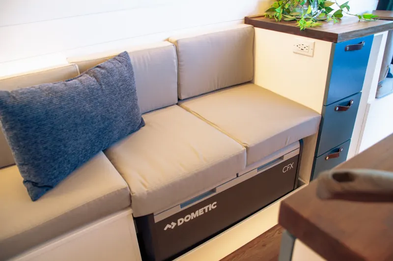 Cozy Cabin Cruiser