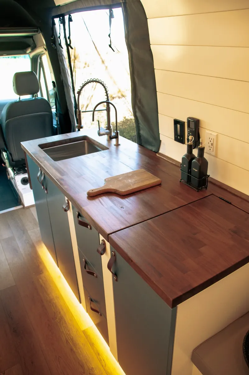 Cozy Cabin Cruiser