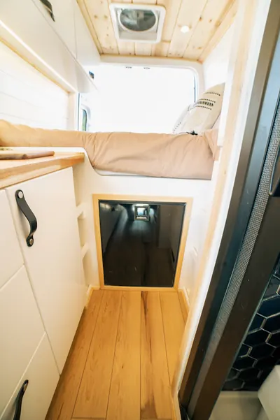Quad Quarters Camper (4Peaks Package)