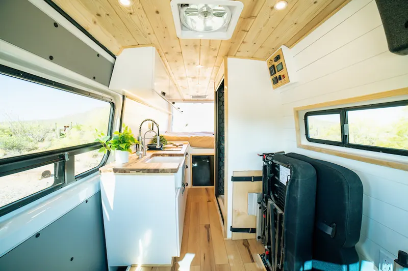 Quad Quarters Camper (4Peaks Package)