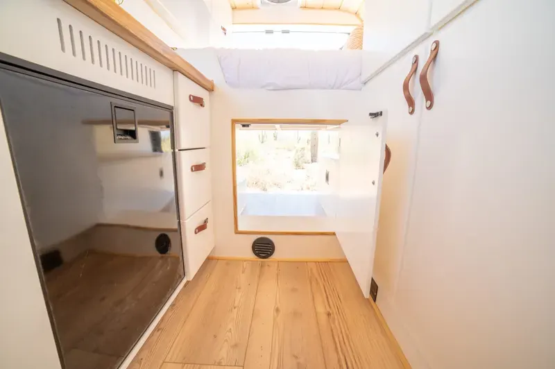 Sunset Cruiser Van
