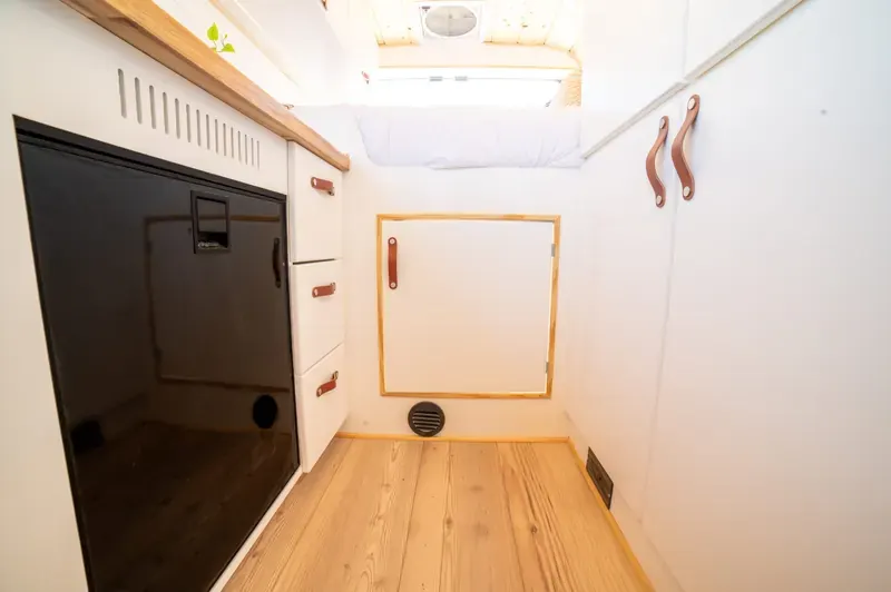 Sunset Cruiser Van