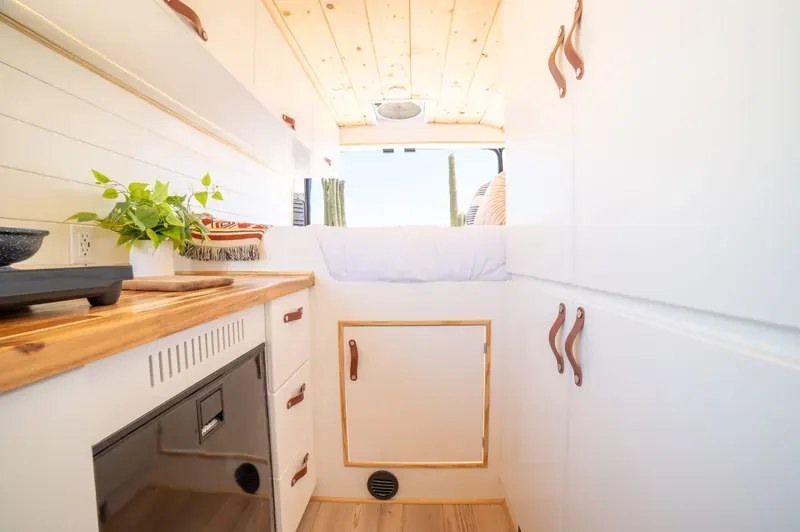 Sunset Cruiser Van
