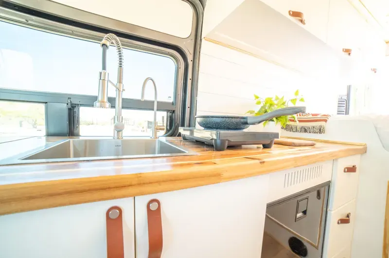 Sunset Cruiser Van