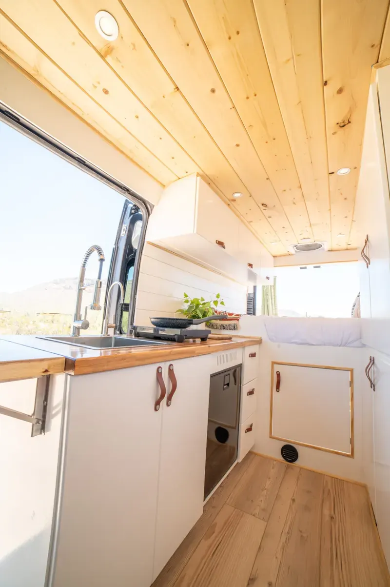 Sunset Cruiser Van