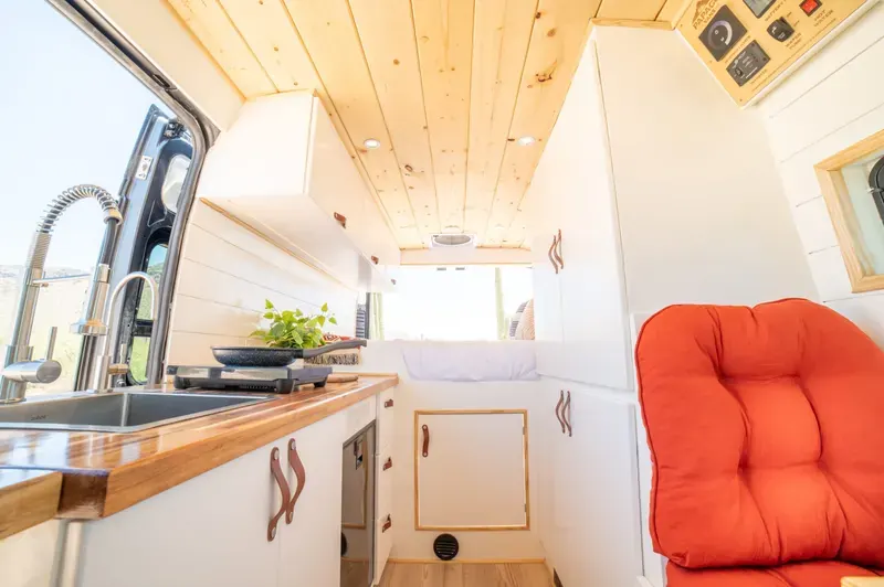 Sunset Cruiser Van
