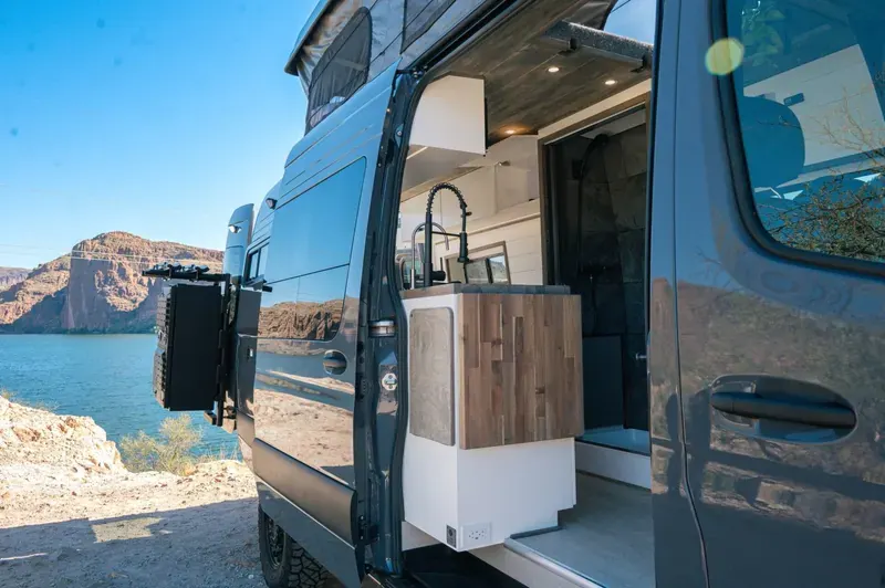 Summit Overlander